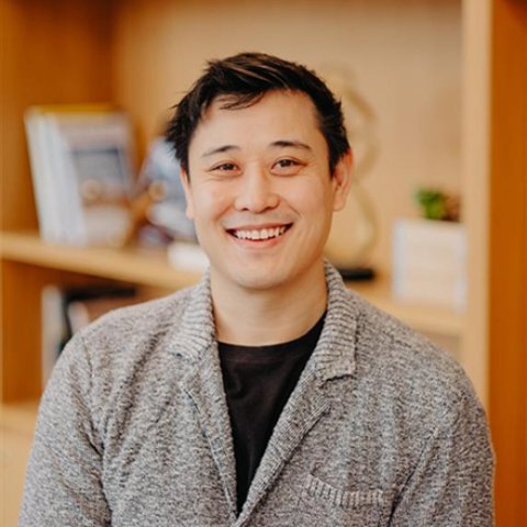 Mo Yang headshot